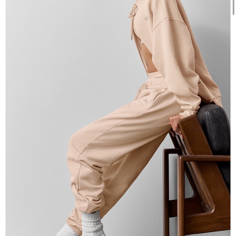 Alo Accolade Sweatpants - Macadamia